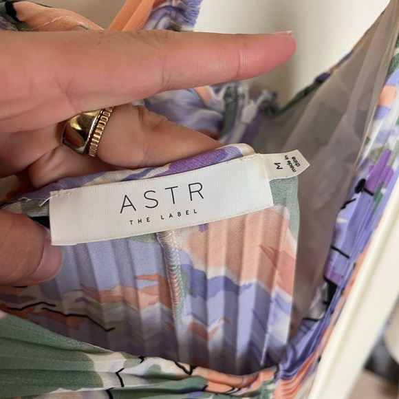ASTR Multicolored Pastel Dress - Picture 3 of 3